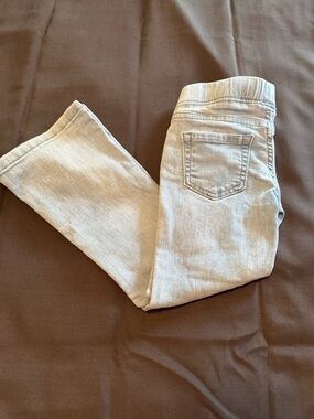 EUC Toddler Girls Cat & Jack pull on Light Wash Boot Cut Jeans size 5.